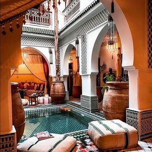 Meet your Posher, Salmah